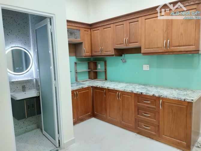Bán Nhà Hẻm Gò Vấp-4 Tầng -4PN- 51m2-Giá 6,9 Tỷ - 6