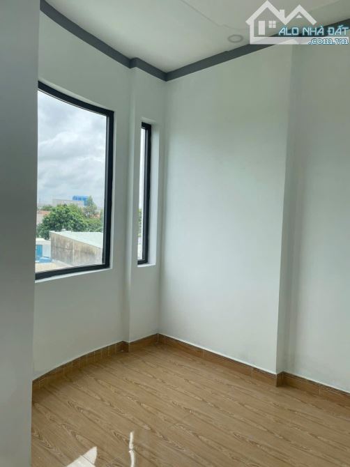Chủ gởi:bán gấp nhà 3 tầng , 72m2, sổ hoàn công, p Đông Hòa Dĩ An, chỉ nhỉnh 4 tỷ - 6
