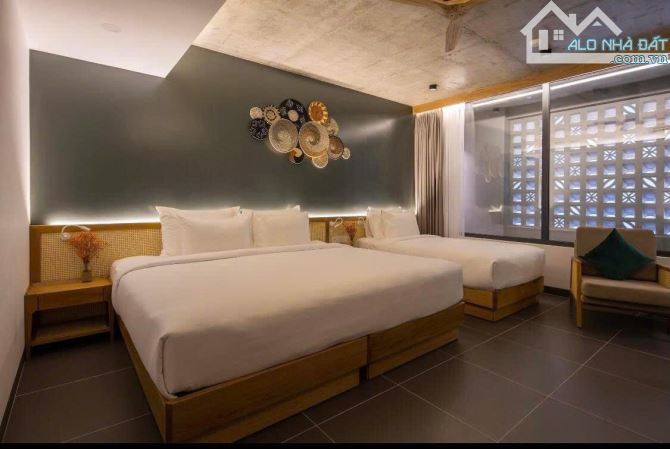 Bán Toà khách sạn boutique mặt biển - view trực diện Biển Mỹ Khê - MT đường Võ Nguyên Giáp - 1