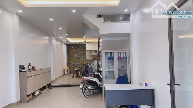 Ms Linh- Bán nhà 4 tầng tuyến 2 khu phân lô Hồ Đá-Sở Dầu đường ô tô đỗ cửa giá 4,x tỷ