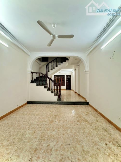 BÁN NHÀ PHỐ KIM ĐỒNG 63M2 – 4 TẦNG, HAI THOÁNG, PHÂN LÔ ÔTÔ THÔNG, VỈA HÈ, KD VĂN PHÒNG.