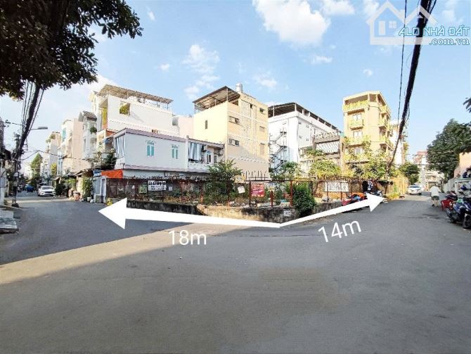 Lô góc 2 mặt tiền kinh doanh 793 Trần Xuân Soạn Tân Hưng Quận 7, 250m2 đất thổ cư, 31 tỷ