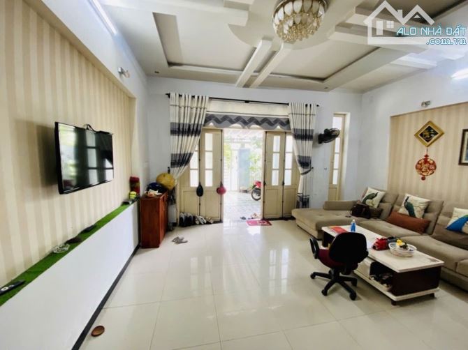 SỤP HẦM LÔ GÓC TRẦN VĂN DƯ  DIỆN TÍCH KHỦNG 118 NHÀ 2 TẦNG GIÁ CHỈ 11,5 TỶ.