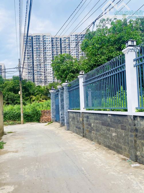 Cần bán gấp đất đường phước thiện P.long Thạnh Mỹ Q9,90m2, giá 3,9 tỷ .
