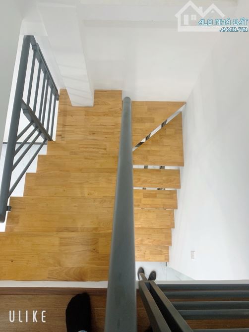 Bán nhà 1/ mới xây 2 tầng BTCT đường Nguyễn Chí Thanh phường 2 quận 10 - 10