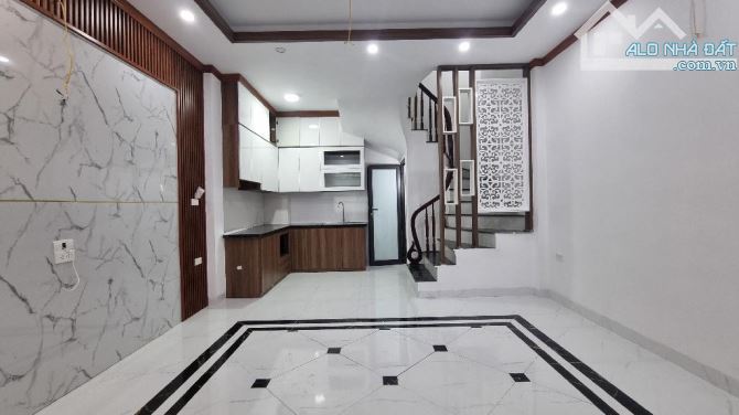 Bán nhà Cát Linh, ngõ rộng, gần phố, nhà mới đẹp ở ngay, 35m2, 5 tầng, giá 6.5 tỷ - 1