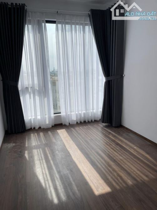 𝖢𝗁𝗈 thuê gấp 3𝖯𝖭 - 𝖮NE VERANDAH nội thất cơ bản 110m2, 23tr/tháng - 1