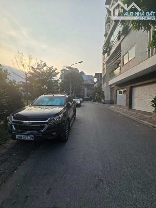 Bán nhà Ngọc Thụy, Long Biên. DT160m, 3 tầng, MT10m Giá 50 tỷ View cực đỉnh - 1
