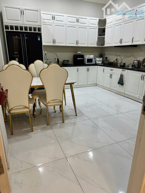Mặt Tiền Lý Văn Phức Quận 1 Nhà 4 Tầng 8 Phòng Có Thang Máy Giá 29 Tỷ - 1