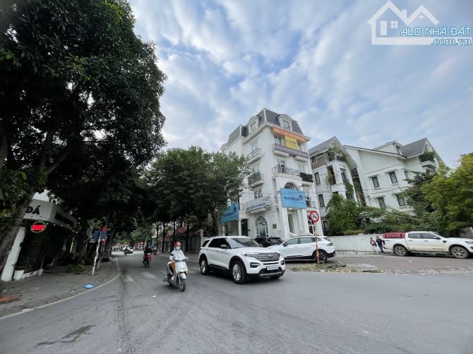 Biệt thự ĐẸP RẺ Ở LUÔN cạnh đại sứ quán Mỹ & C.Viên Cầu Giấy 180m2 4 nổi 1 hầm 71,5 Tỷ - 1