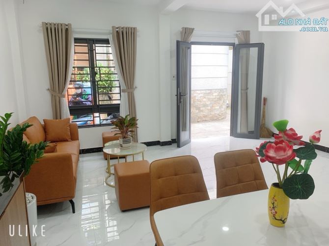 Bán nhà 1/ mới xây 2 tầng BTCT đường Nguyễn Chí Thanh phường 2 quận 10 - 1