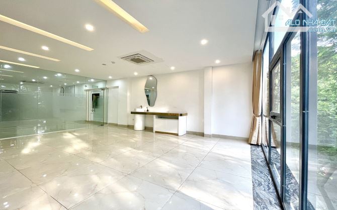 Mặt phố Tô Hiệu - Văn phòng 90m² 18 triệu/tháng. View kín thoáng, hút tài lộc, ô tô đỗ cửa - 2