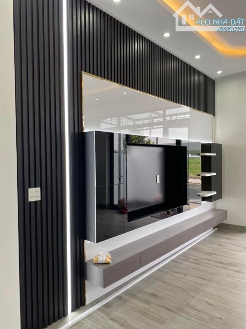 NHÀ HƯƠNG LỘ 2- CỰC PHẨM ĐỐI DIỆN CÔNG VIÊN -60M2-ĐƯỜNG 8M- KHU PHÂN LÔ -CHỈ 7 TỶ. NHỈNH.T - 2