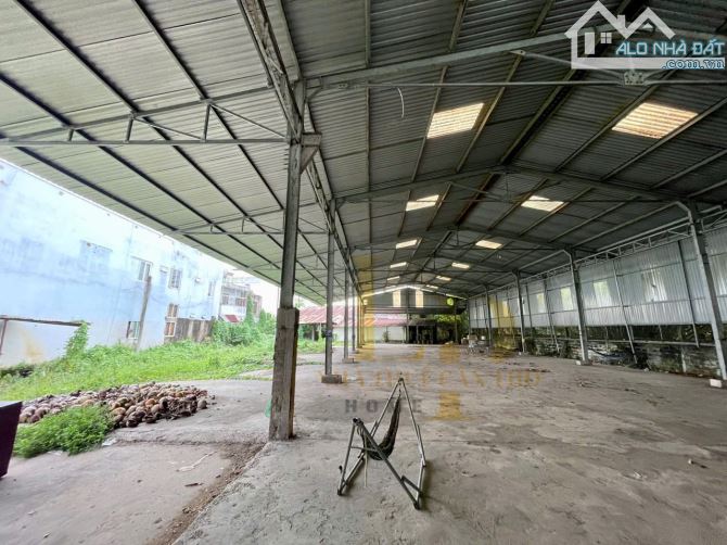 Cho thuê 2000m2 đất mặt tiền Võ Văn Kiệt, full SKC, có kho xưởng sẵn - 2