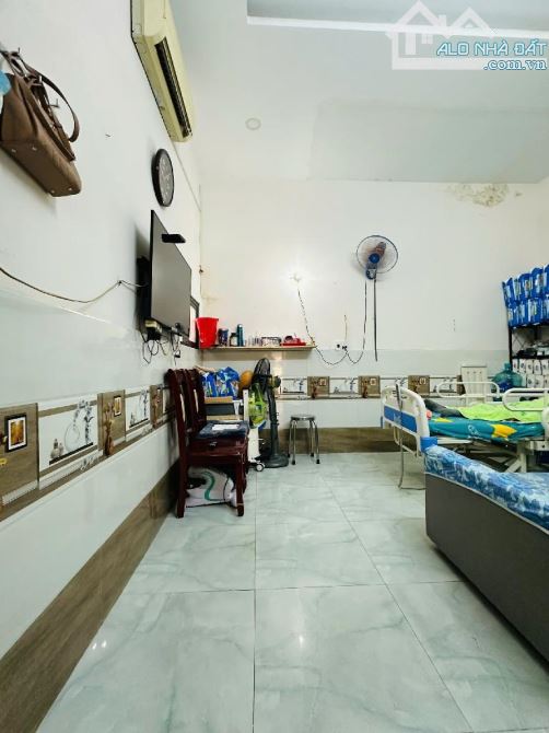 Bán nhà đẹp Cách Mạng Tháng 8 - CX Bắc Hải, 69m2*3tầng, không lỗi, hẻm thông, nhà thoáng - 2
