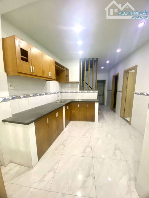 BÁN NHÀ NGUYỄN ẢNH THỦ QUẬN 12- 73M2, 2 TẦNG HẺM XE HƠI CHỈ NHỈNH 3 TỶ - 2
