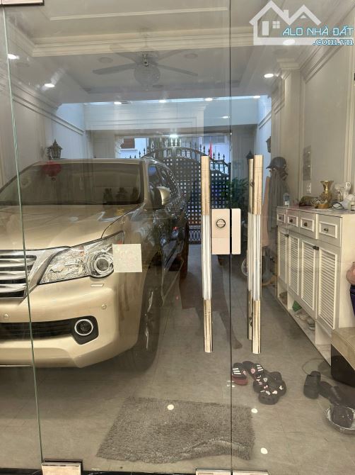 Mặt Tiền Lý Văn Phức Quận 1 Nhà 4 Tầng 8 Phòng Có Thang Máy Giá 29 Tỷ - 2