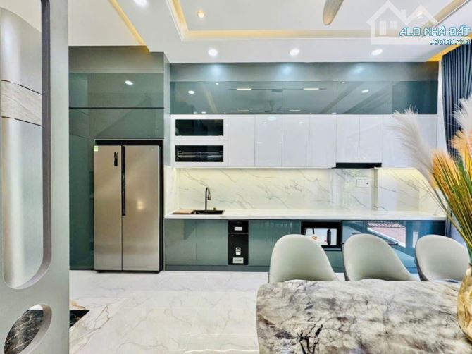 CẦN TIỀN BÁN NHÀ TRẦN KHÁNH DƯ, TÂN ĐỊNH, QUẬN 1, GIÁ 5,35 TỶ/60M2, 1 TRỆT 3 LẦU, 4PN, 5WC - 2
