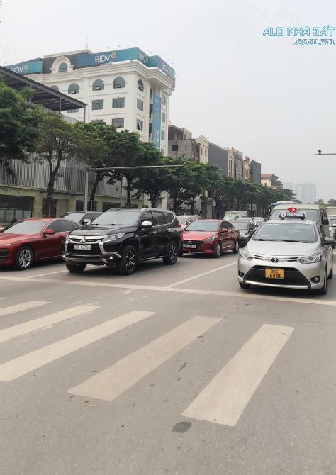 Bán đất xây Văn phòng mặt đường Võ Chí Công 110m MT 10m 1 mặt phố 1 mặt đường ô tô tránh - 2