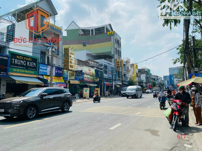 Cho thuê nhà nguyên căn mặt tiền đường Phạm Văn Thuận ngang 7m gần chợ Tân Mai - 3