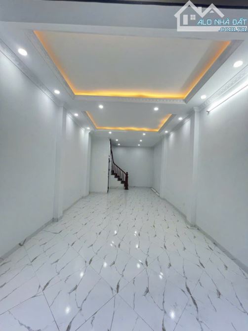 BÁN NHÀ MỚI KOONG TẠI - LẠC THỊ, NGỌC HỒI, THANH TRÌ - DT: 40 M2 ( Ô TÔ VÀO NHÀ ) - 3