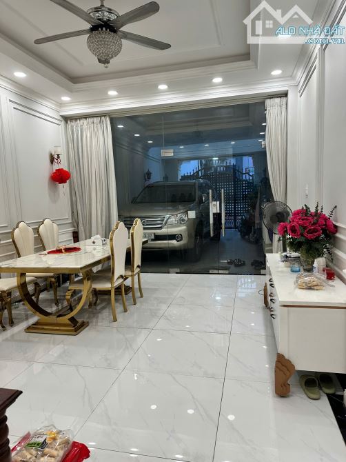 Mặt Tiền Lý Văn Phức Quận 1 Nhà 4 Tầng 8 Phòng Có Thang Máy Giá 29 Tỷ - 3