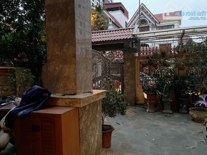 BIỆT THỰ TRẦN BÌNH  CẦU GIẤY 35 TỶ 150M 4T MT11M LÔ GÓC THANG MÁY GARA NỘI THẤT XỊN - 3