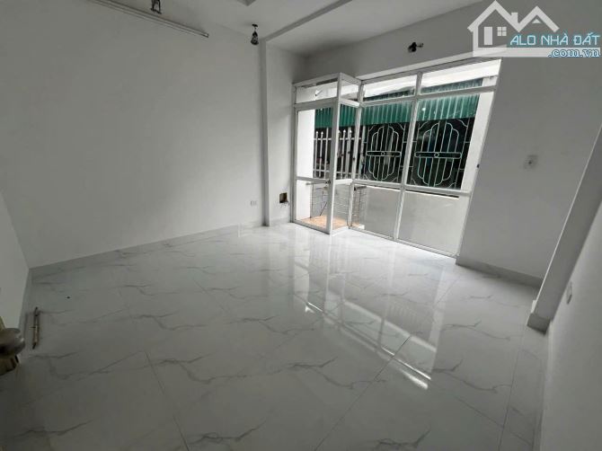 Cần bán căn nhà 3 tầng Phúc Lợi, 37m2, ngõ ba gác, cách đường ô tô 5m, giá 4.2 tỷ - 3