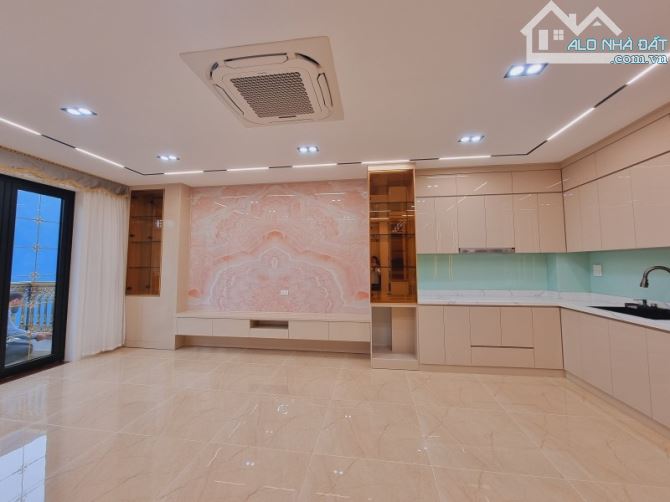 Bán gấp nhà ĐẶNG THÙY TRÂM, CẦU GIẤY, 55m Đất, Mt 4m, OTO, Kinh Doanh,  15 tỷ. - 4