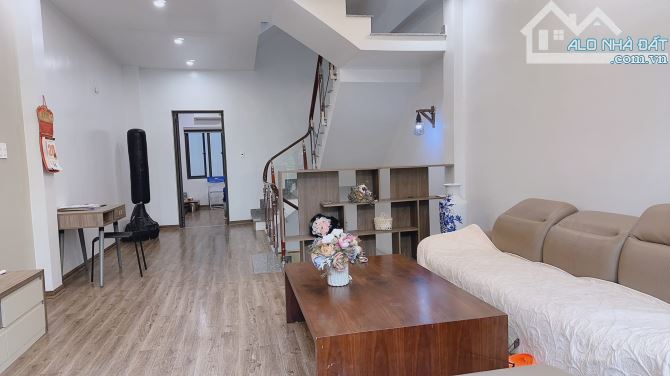 Ms Linh- Bán nhà 4 tầng tuyến 2 khu phân lô Hồ Đá-Sở Dầu đường ô tô đỗ cửa giá 4,x tỷ - 5