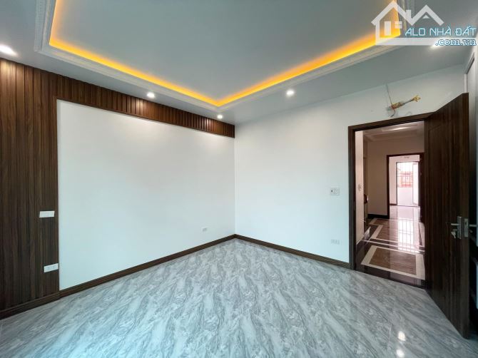 Bán nhà xây mới sân cổng Ngô Gia Tự - Nguyễn Văn Hới. DT 88m2 x 4T Thang Máy - 6