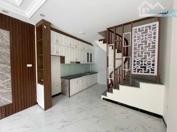 BÁN GẤP NHÀ BÁT KHỐI 34M2 5 tầng nhỉnh 5tỷ - 6