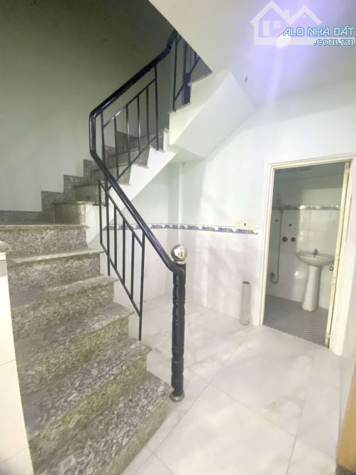 BÁN NHÀ NGUYỄN ẢNH THỦ QUẬN 12- 73M2, 2 TẦNG HẺM XE HƠI CHỈ NHỈNH 3 TỶ - 6