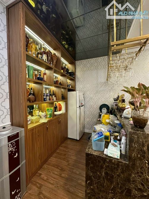 Mặt Tiền Lý Văn Phức Quận 1 Nhà 4 Tầng 8 Phòng Có Thang Máy Giá 29 Tỷ - 6