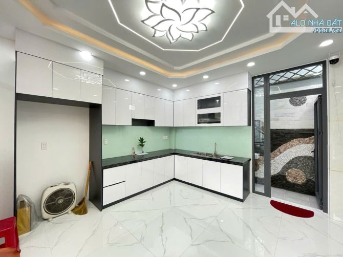 Bán Nhà Mới Hẻm Xe Hơi 1/ Đường Lê Văn Quới DT: 4x13m Nhà 4.5 Tấm Giá: 8.3 Tỷ Thương Lượng - 8