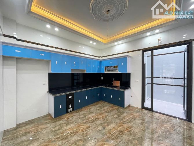 Bán nhà xây mới sân cổng Ngô Gia Tự - Nguyễn Văn Hới. DT 88m2 x 4T Thang Máy - 9
