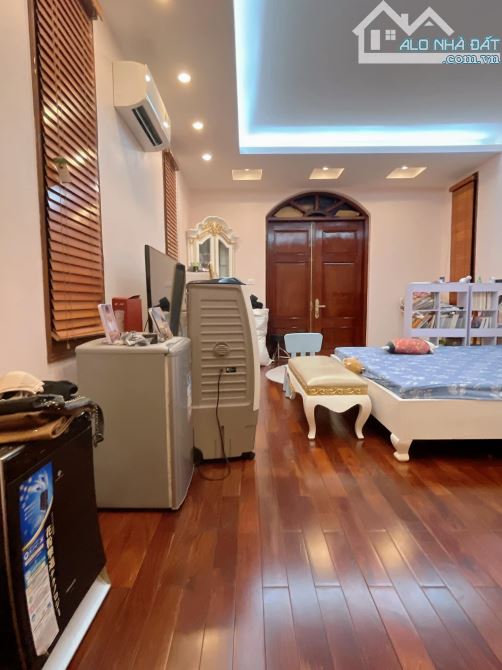BIỆT THỰ TRẦN BÌNH  CẦU GIẤY 35 TỶ 150M 4T MT11M LÔ GÓC THANG MÁY GARA NỘI THẤT XỊN - 8