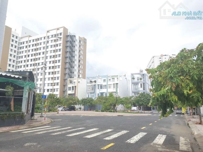 Bán đất khu dân cư ngay Trường CĐ công thương, nội khu có công viên cây xanh