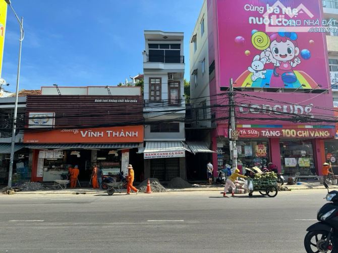 Bán nhà mặt đường Thống Nhất, Nha Trang - ngang 9m gần cây xăng! Dt: 296m2