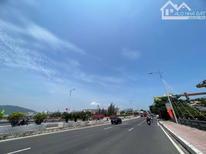 Bán lô đất hơn 1000m2 mặt tiền đường Nguyễn Tất Thành - phường Vĩnh Trường - Nha Trang