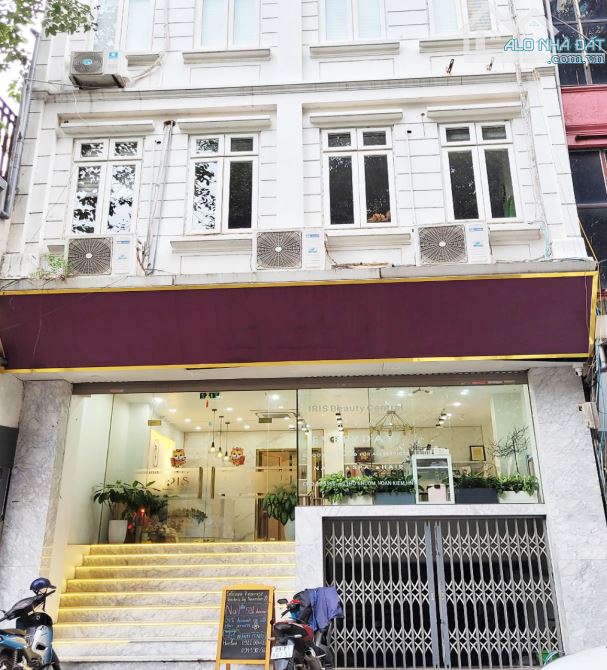 Bán Tòa Văn Phòng Mặt Phố Nhà Hỏa, Hoàn Kiếm DT 250m2, 11T, MT 8.1m, Giá Cực Rẻ