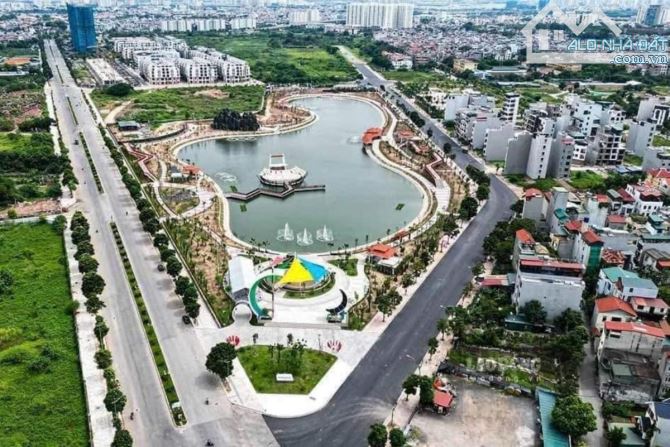 Bán nhà Ngọc Thụy view công viên Ngọc Thụy -  Diện tích 95m đường vỉa hè - chỉ 22tỷ5. - 1