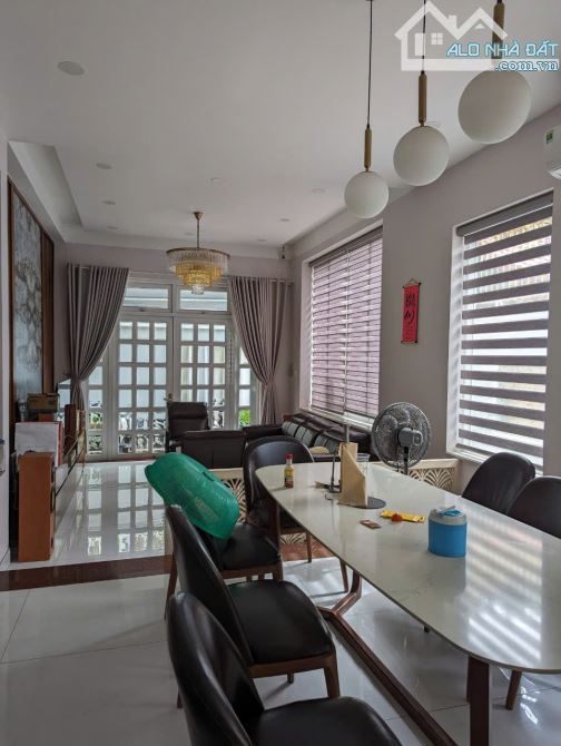 NGỘP! Cần ra gấp nhà vị trí đẹp ngay Song Hành, An Phú - An Khánh, Q2. DT 200m2. Giá 39 tỷ - 1