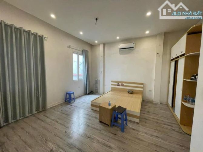 NHÀ PHỐ CHÙA BỘC - 40M2 - PHÂN LÔ - NGÕ Ô TÔ - VỈA HÈ - KINH DOANH - GIÁ CHÀO 13.8 Tỷ - 1