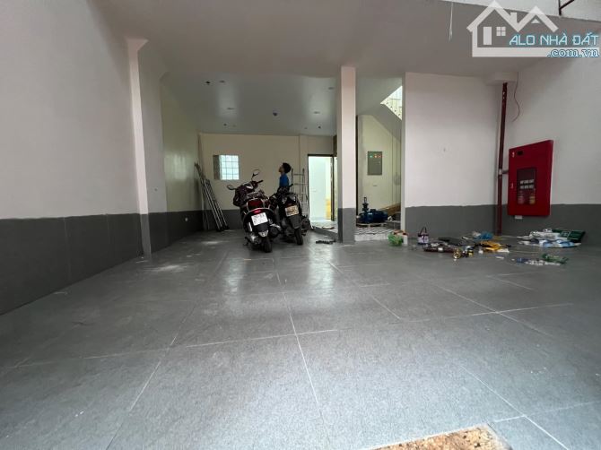 BÁN TÒA CCMN 27 VÕ CHÍ CÔNG LÔ GÓC 6T 20 PHÒNG KHÉP KÍN - DOANH THU 120 TRIỆU - GIÁ 18.8T - 1