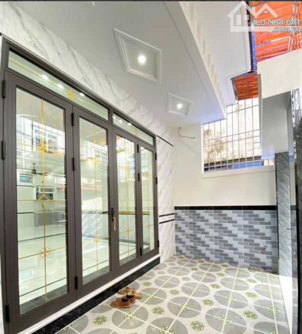 Bán nhà 3 tầng sân cổng trong ngõ đường Trần Nguyên Hãn, dt 64m2, mt 4,8m - 1