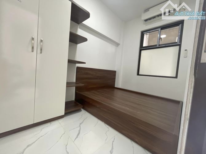 Bán nhà 5 tầng phố Nguyễn Trãi 90 m giá 11.5 tỷ - 2