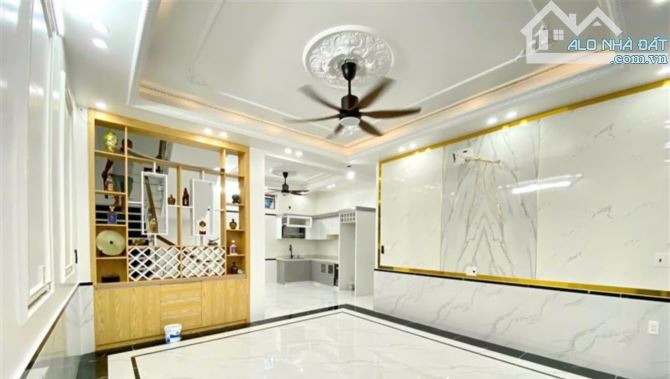 Bán nhà 3 tầng sân cổng trong ngõ đường Trần Nguyên Hãn, dt 64m2, mt 4,8m - 2