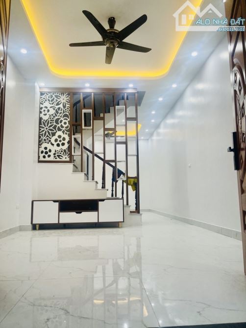 Thanh Xuân nhà đẹp 40m, ô tô đỗ cửa, gần hồ thoáng mát, chỉ 7tỷ86. - 2