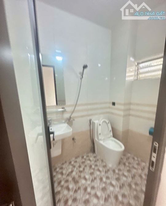 Bán nhà Khâm Thiên cực phẩm đủ công năng. Ngõ nông rộng. 15m2x 5 tầng. 3.45tỷ - 2